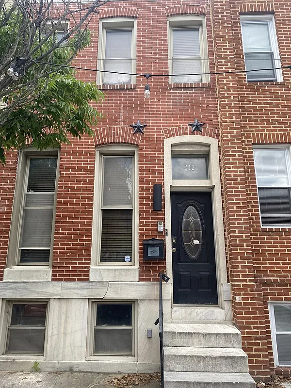 3 bed, 2.0 bath, 1922 sqft, $2,500 — Photo 1