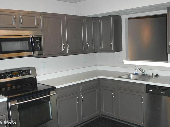 3rd image of 610 Tuckahoe Creek Ct