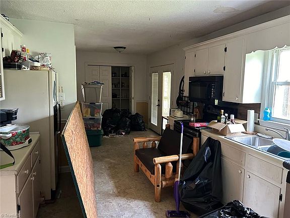 4th image of 122 Hunter Dr