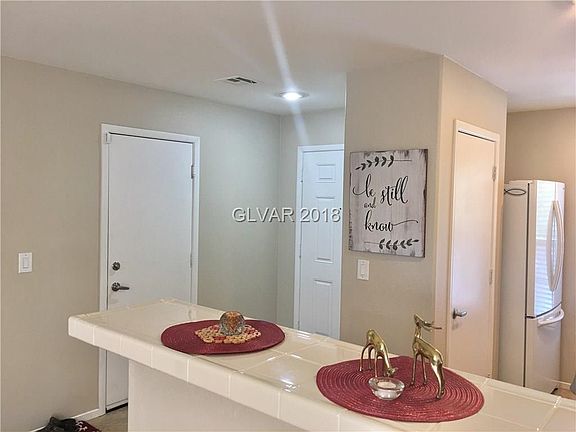 2nd image of 1211 Golden Apple St
