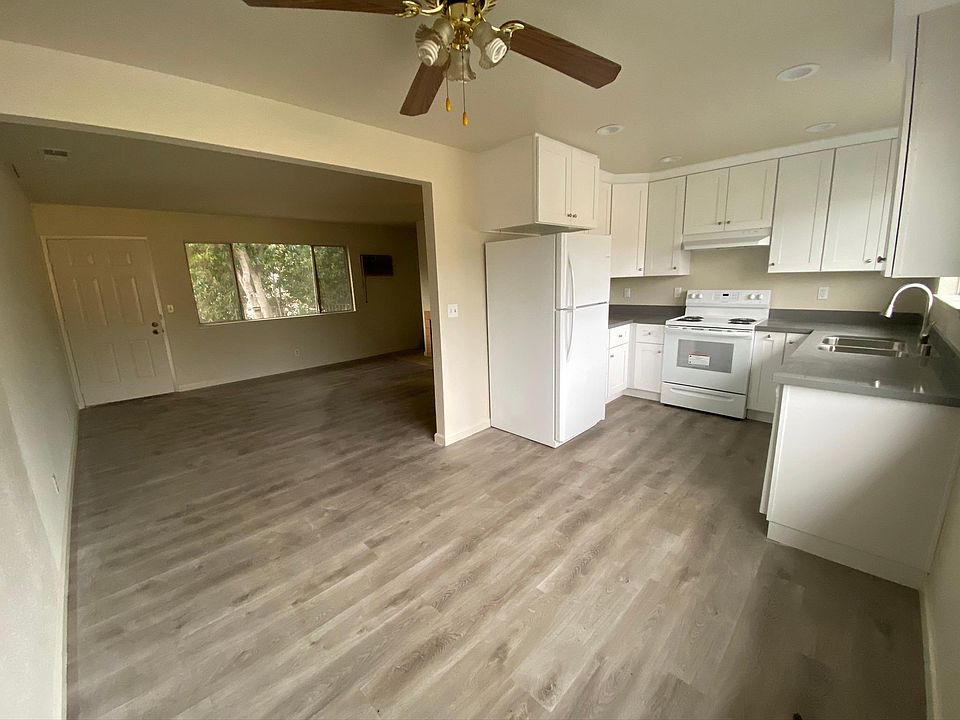 1st image of 220 Richfield Dr APT 3
