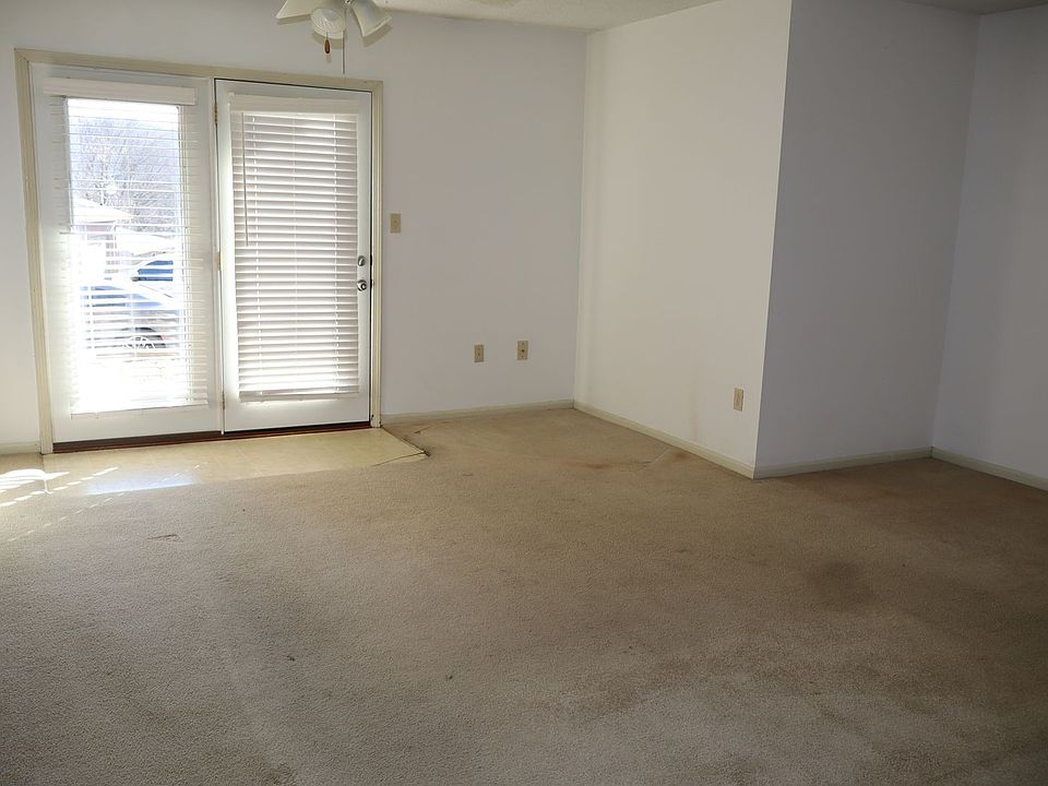 1st image of 506 Columbia Dr APT K