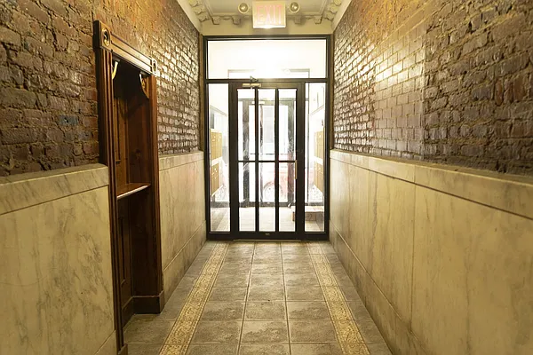 Rented by MD NYC Management LLC | media 17