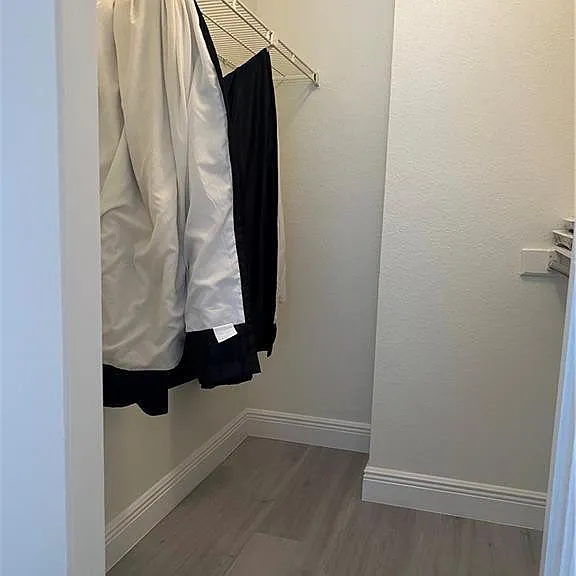 875 Riverside Dr #725 — Photo 13