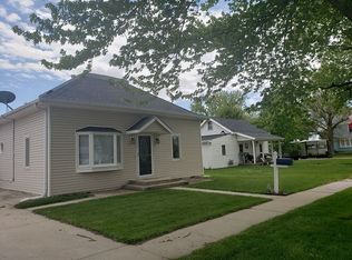 608 K St, Aurora, NE 68818