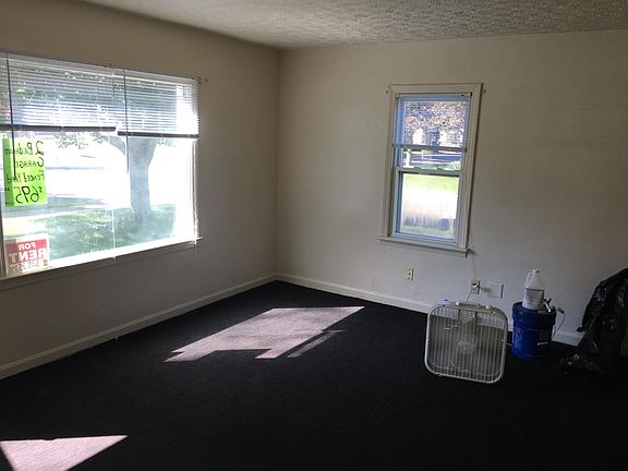 4th image of 927 Clifford Ave