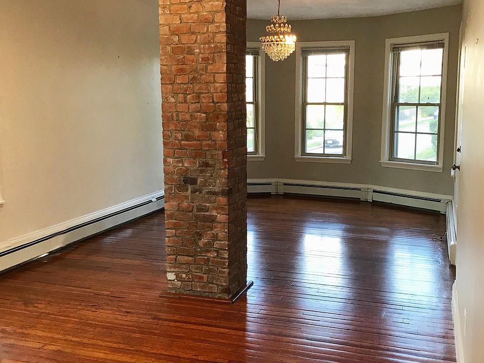 1st image of 240 Camp St Floor 1