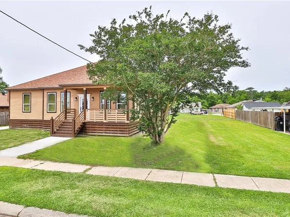 3304 Angelique Dr, Violet, LA 70092