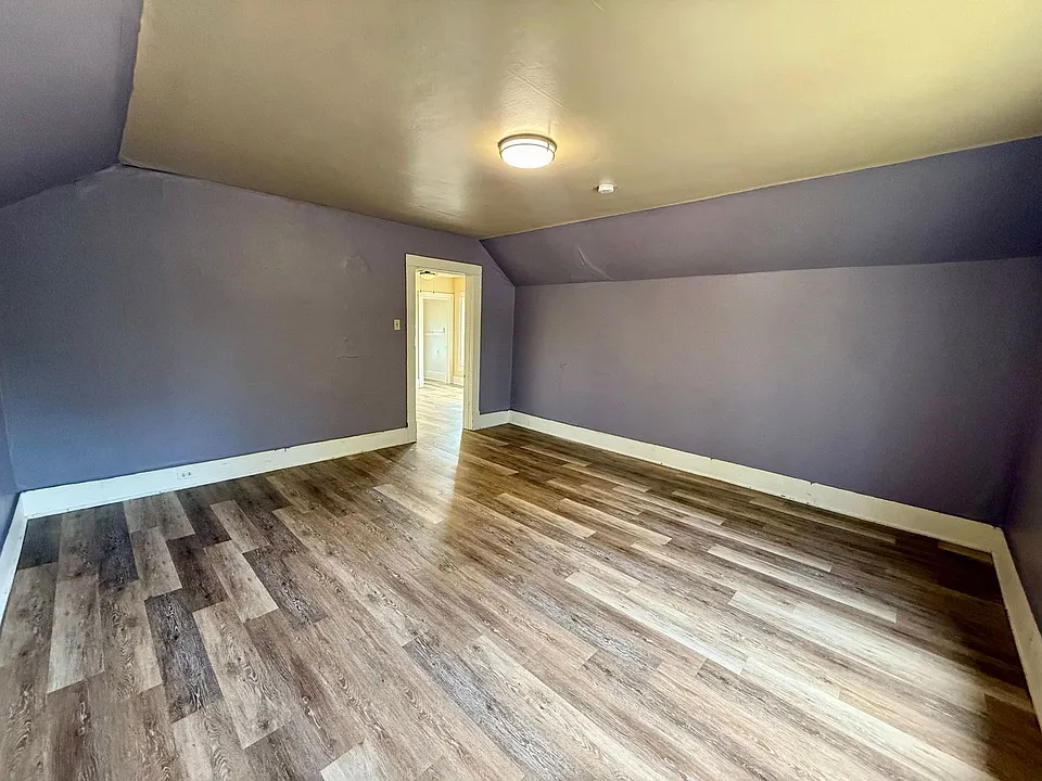 325 N 3rd Ave