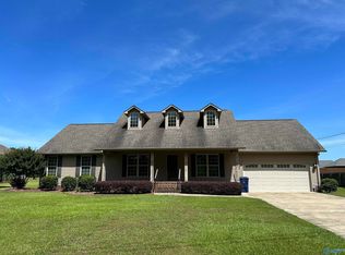 60 Richard Rd, Gadsden, AL 35901
