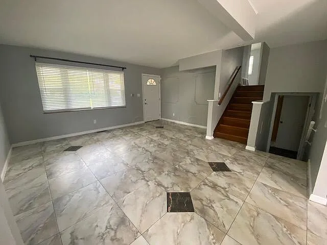 4 bed, 2.0 bath, 1374 sqft, $2,000 — Photo 3