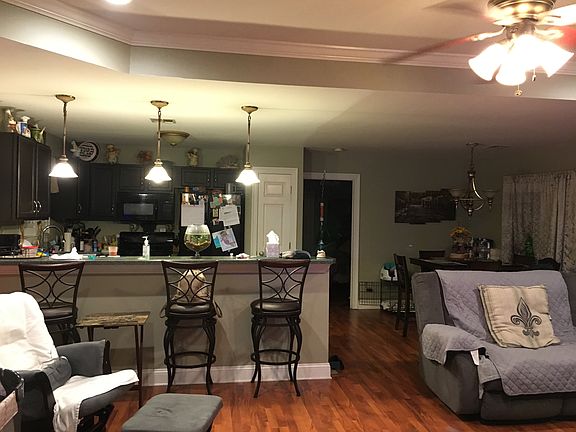 4th image of 945 Avenue A