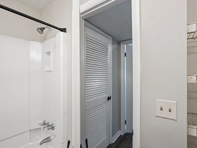 The Lotus Apartments — Photo 9