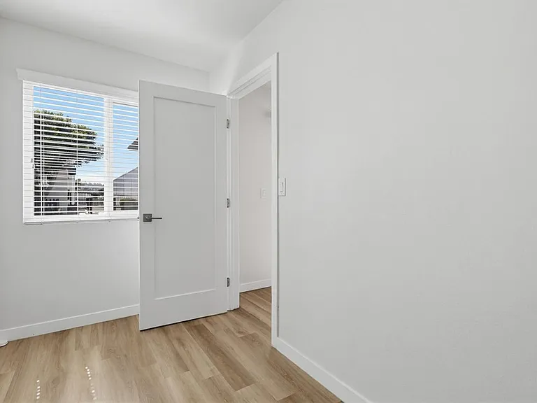 25829 Viana — Photo 38