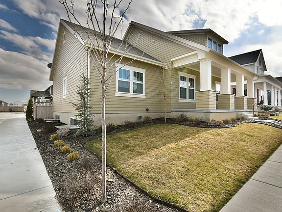 3rd image of 5143 W Burntside Ave