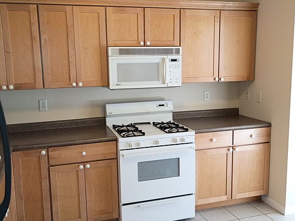 3rd image of 812 7th St