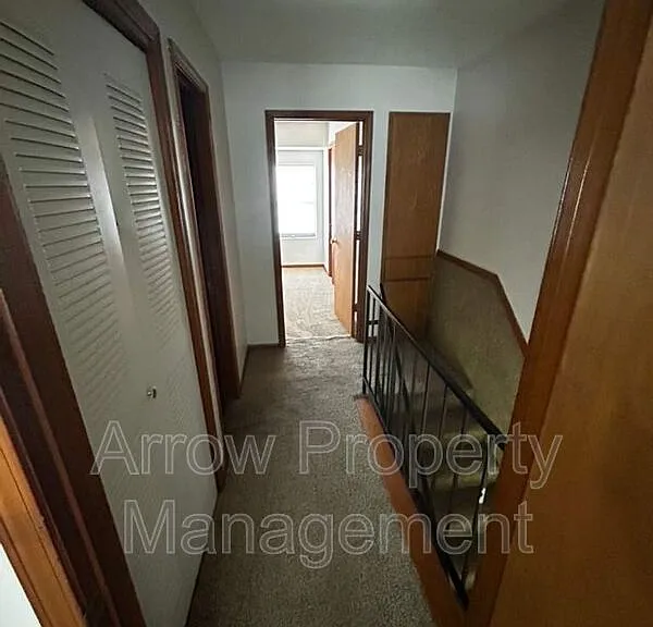 1304 S Jackson St — Photo 8