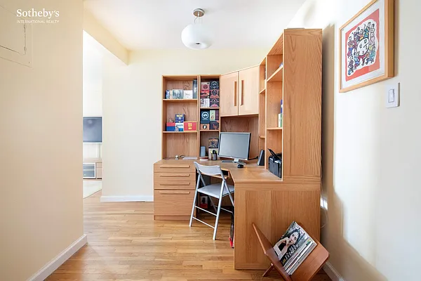 Sold by Sotheby's International Realty | media 3