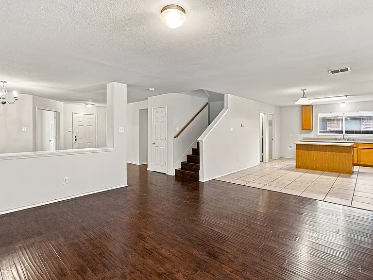 5905 Calloway Dr — Photo 3