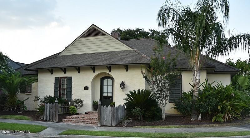 1st image of 100 Woodsboro Dr