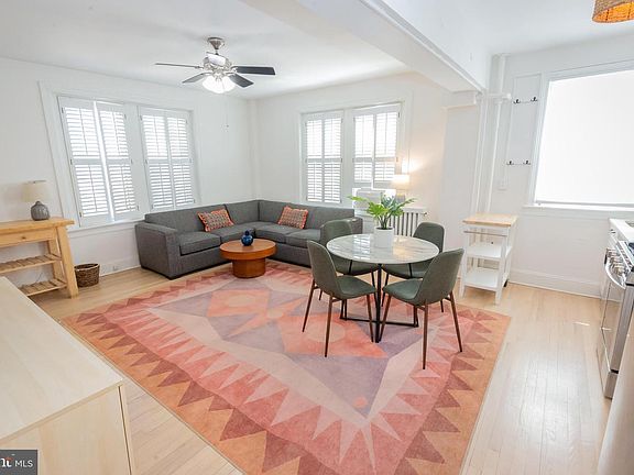 3rd image of 1954 Columbia Rd NW APT 602