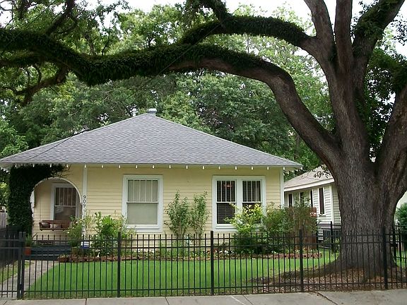 2nd image of 909 Kirby St