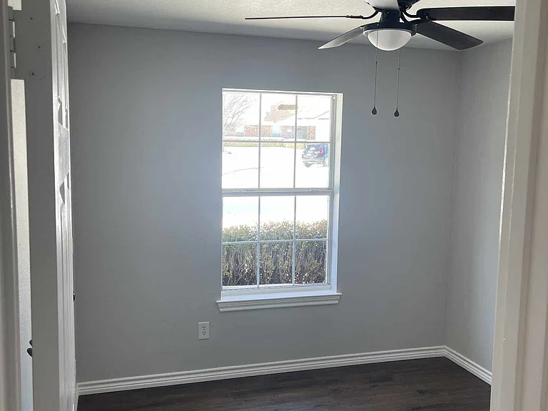 1612 N Cates St — Photo 11