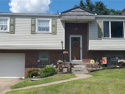 860 Scenic Dr N, Washington, PA, 15301