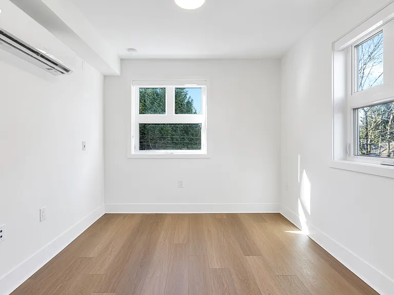 4575 Granville St — Photo 20
