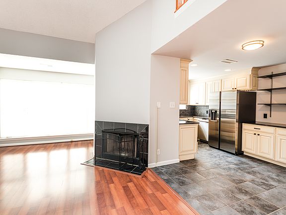 4th image of 12113 Greenway Ct APT 302