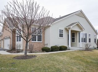 34 Regent Dr, Gilberts, IL 60136