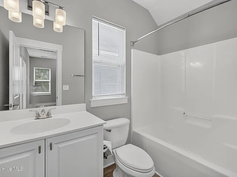 636 Brunswick St — Photo 21