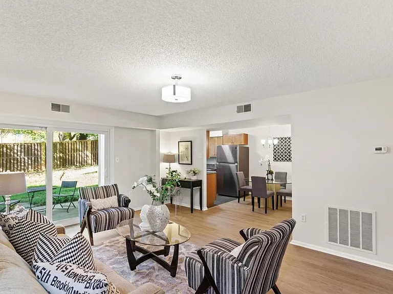 7758 New Providence Dr — Photo 2
