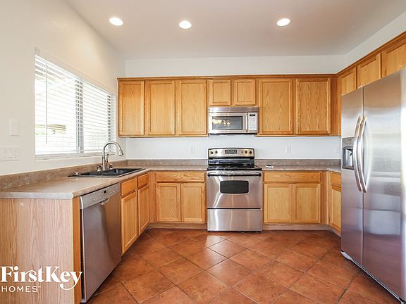 5th image of 14646 W Crocus Dr