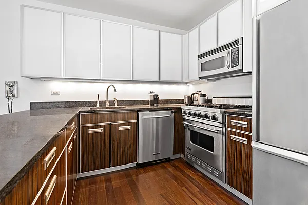 Rented by Evans Real Estate | media 18