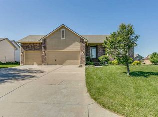 819 W Sandwedge Ct, Andover, KS 67002