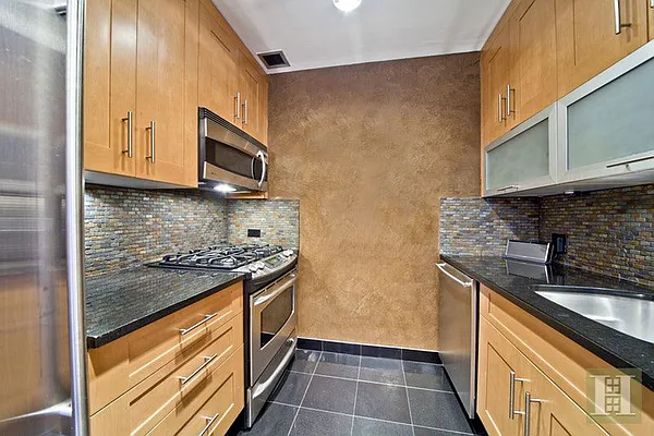 Rented by Halstead Real Estate | media 2