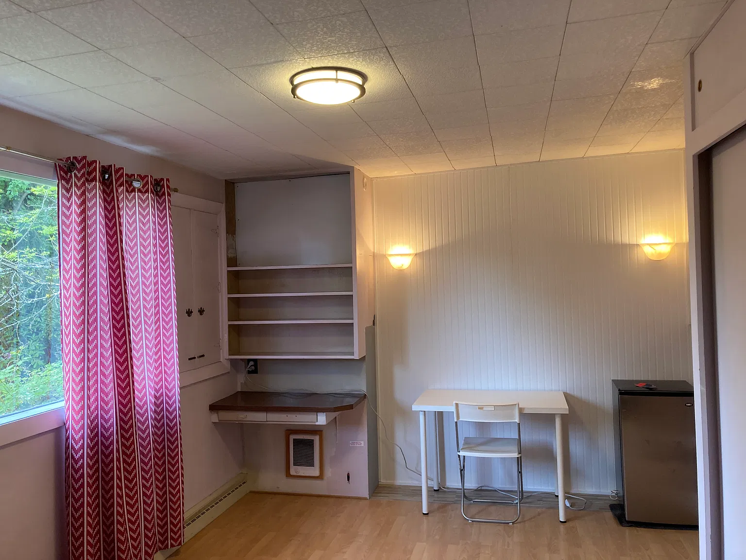 8 bed, 2800 sqft, $1,200 — Photo 2