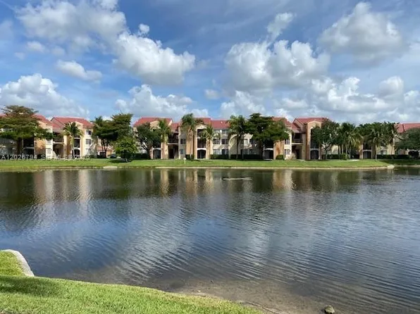 2051 Renaissance Blvd APT 206, Hollywood, FL 33025
