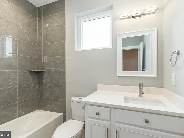 2729 W Glenwood Ave #1 — Photo 10