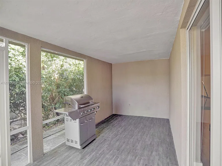 491 SE 23rd Ave — Photo 37