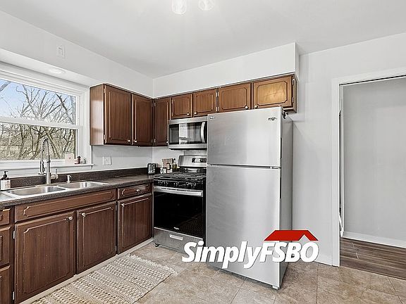 5th image of 1000 54th St #B