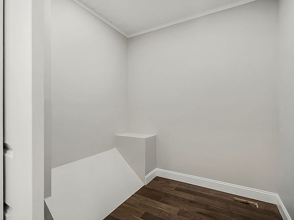 24th image of this home