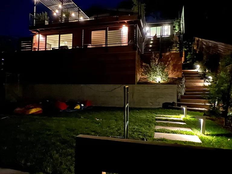 250 Redwood Rd — Photo 27