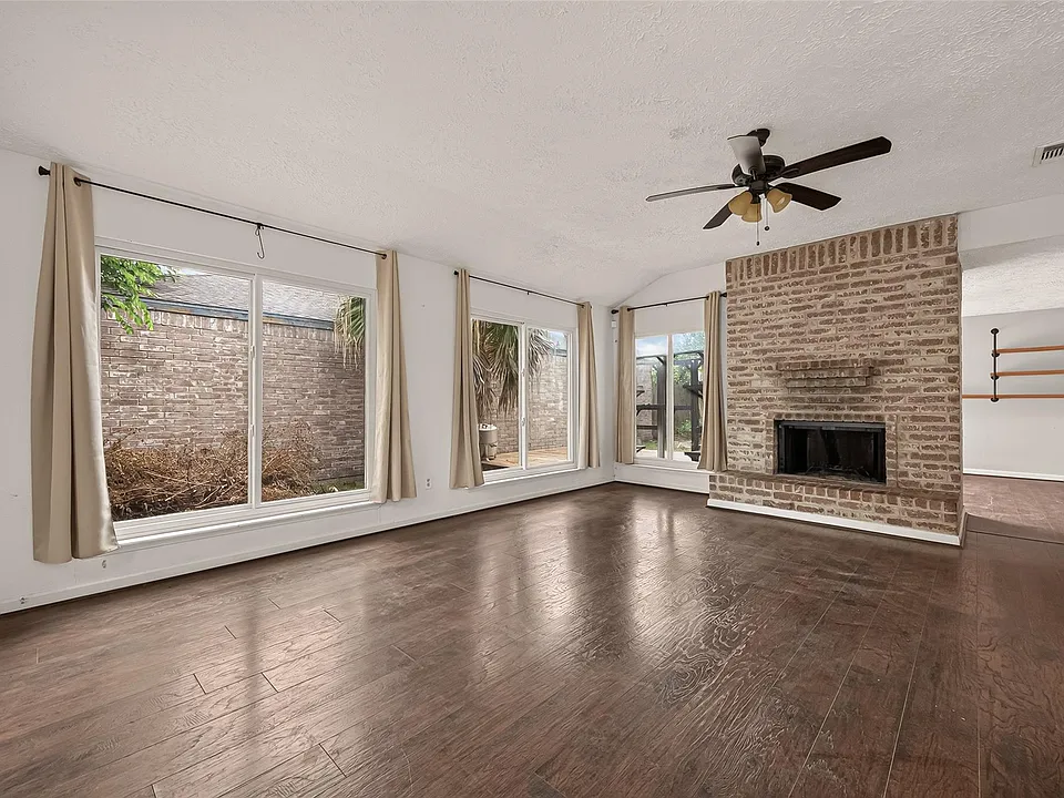 10318 Buffalo Bend Dr