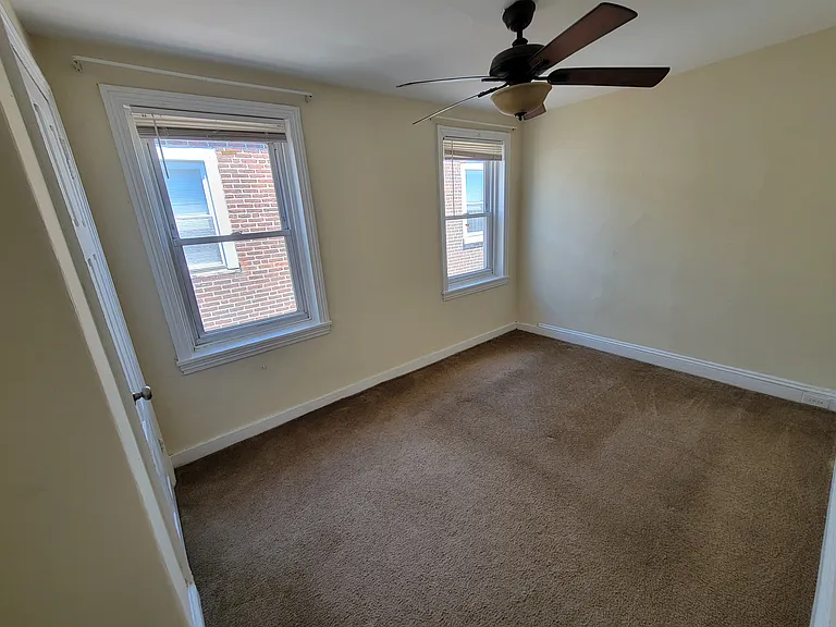 719 Corinthian Ave #3R — Photo 7