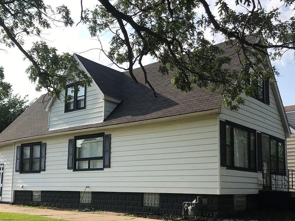 2nd image of 4030 Elmwood Ave