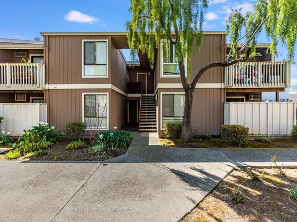 8155 Westwood Dr APT 13, Gilroy, CA 95020