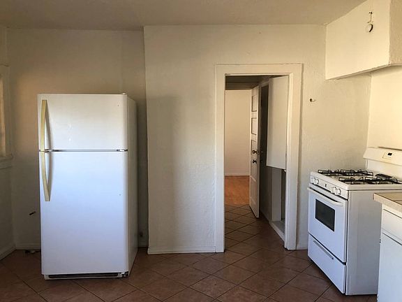 2nd image of 1214 N Manzanita St