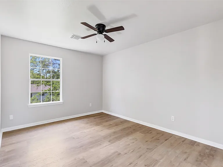 10445 Wicklowe St #1 — Photo 42